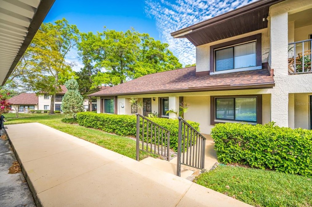 3585 Magnolia Ridge Cir, Palm Harbor FL  34684-5023 exterior