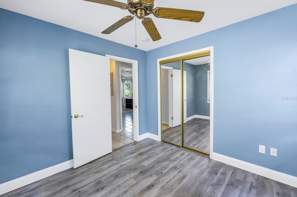 6225 15th Ave, Saint Petersburg, FL 33707-3132