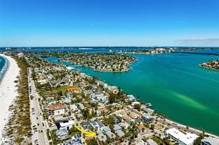 109 12th Ave, Saint Petersburg FL  33701-1825 exterior