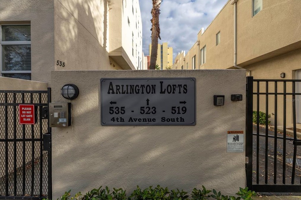 535 4th Ave, Saint Petersburg, FL 33701-2895