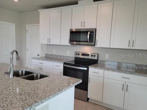 3079 Bella Vista Dr, Davenport FL  33897-3678 exterior