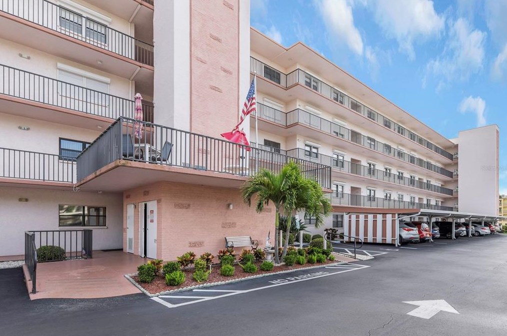 8174 Terrace Garden Dr N #404, Saint Petersburg, FL 33709