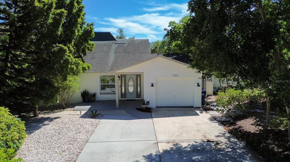 1398 Hawaii Ave, Palm Harbor, FL 34683-4619