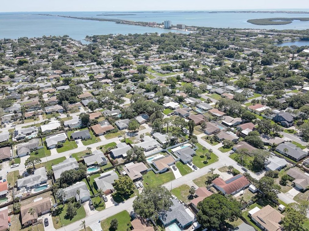 2688 60th Ave, Saint Petersburg FL  33712-5222 exterior