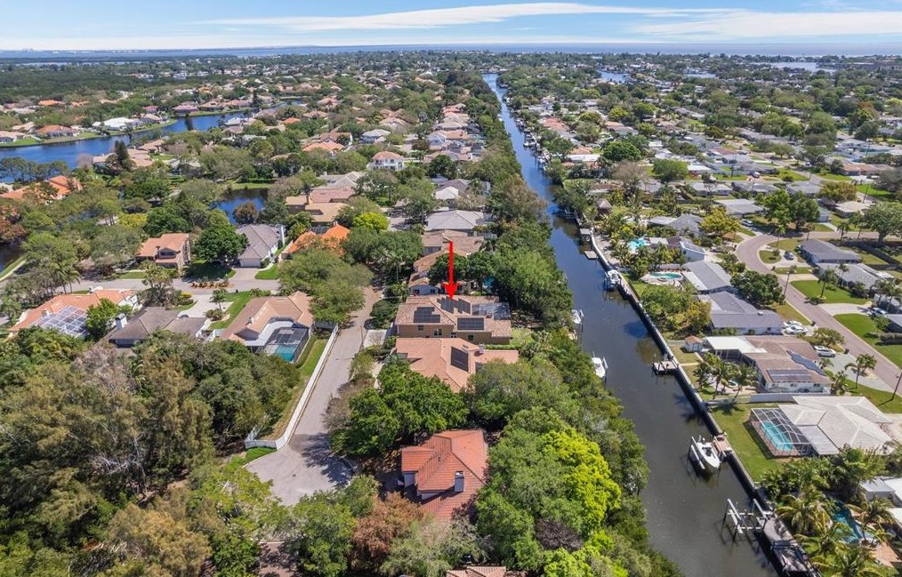 520 Bay Laurel Ct, Saint Petersburg FL  33703-3130 exterior