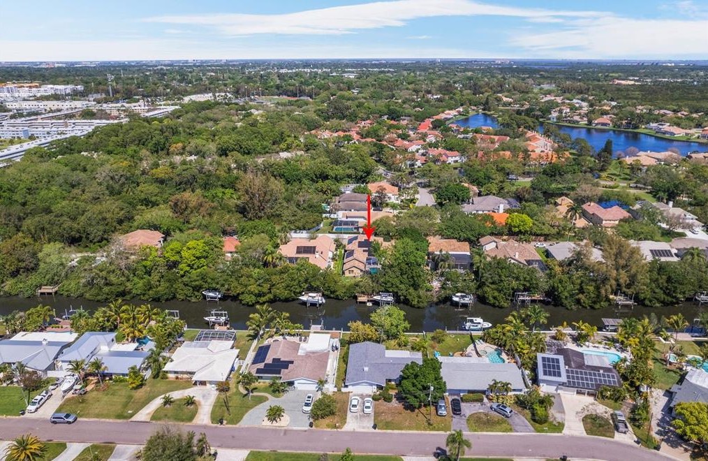 520 Bay Laurel Ct, Saint Petersburg FL  33703-3130 exterior