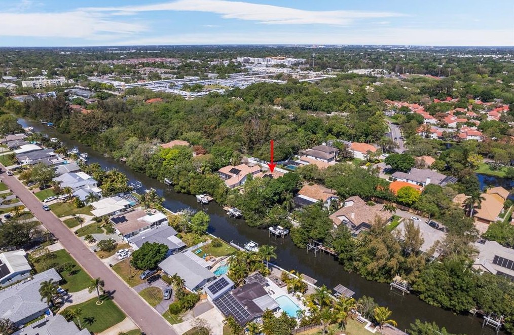 520 Bay Laurel Ct, Saint Petersburg FL  33703-3130 exterior