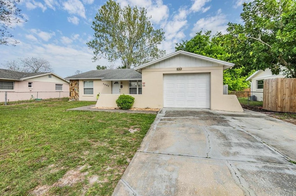 7007 Fairfax Dr, Port Richey FL  34668-5605 exterior