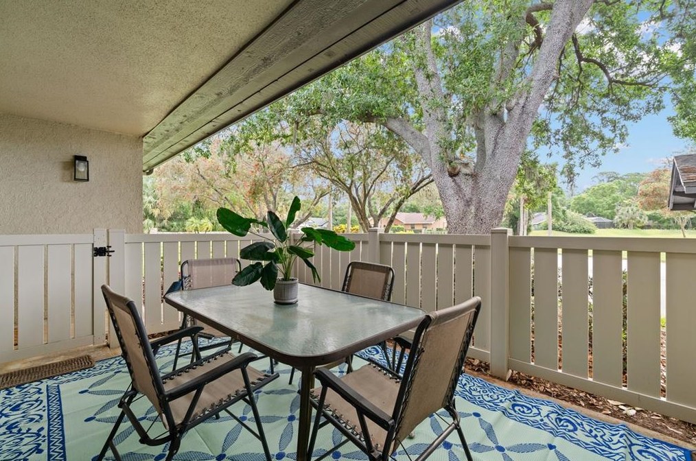 10 Thomas Ln, Oldsmar, FL 34677-2044
