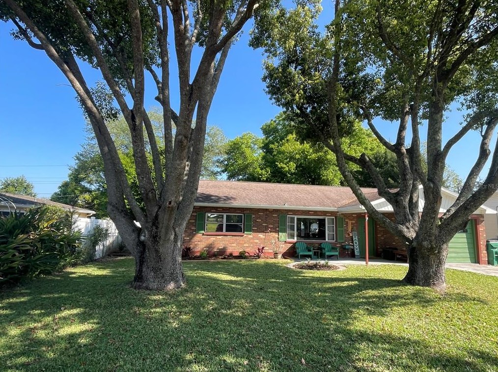 39203 3rd Ave, Zephyrhills, FL 33542-5273