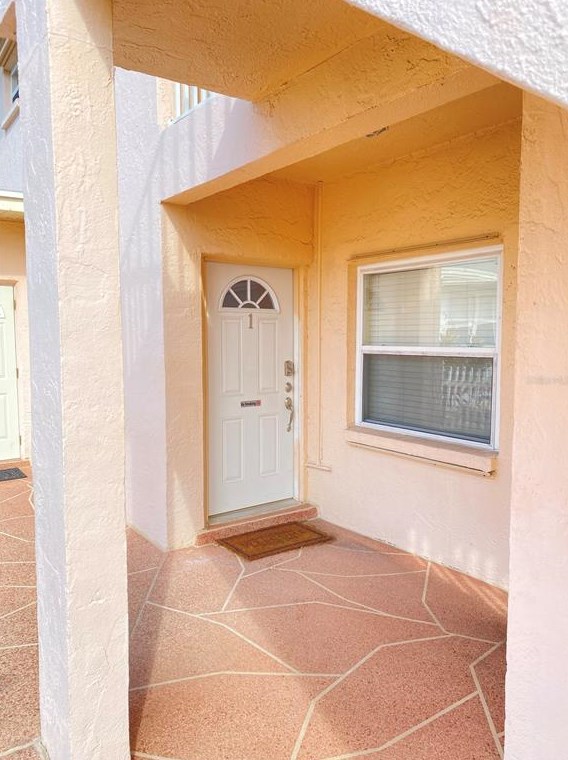 525 73rd Ave #1, Saint Petersburg, FL 33706