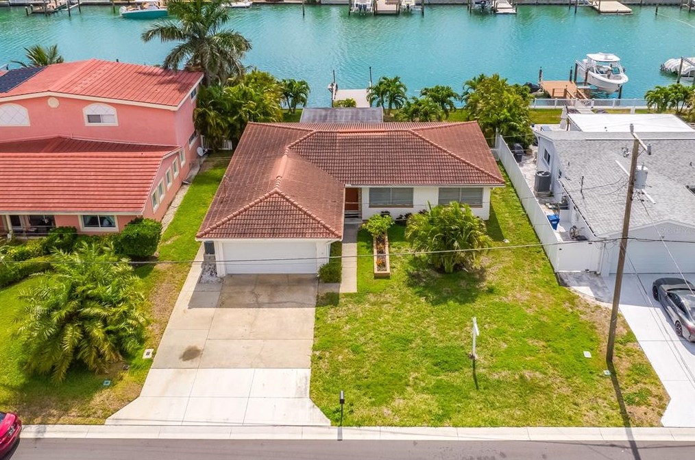 513 Crystal Dr, Saint Petersburg, FL 33708-2363