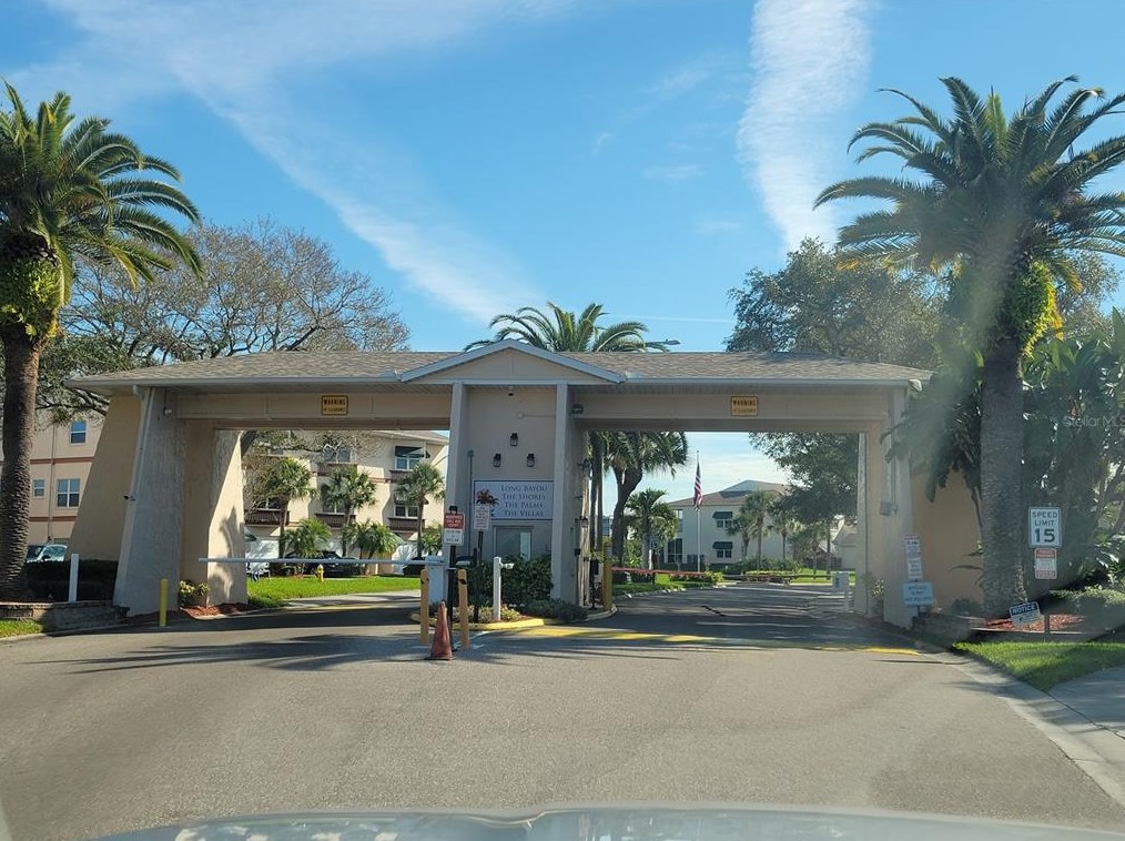 9950 62nd Ter N Apt 111, Saint Petersburg, FL 33708