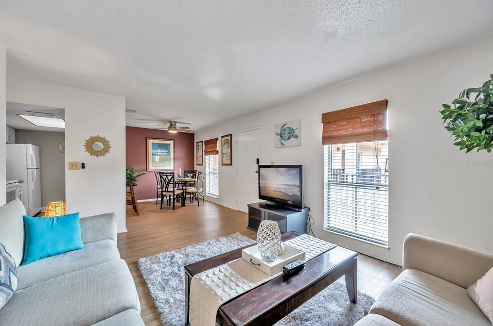 8911 Blind Pass Rd, Saint Petersburg FL  33706-1423 exterior