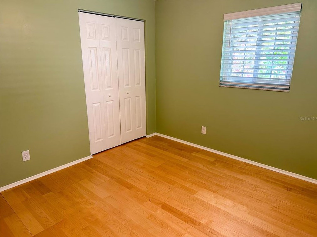 641 La Plaza Ave, Saint Petersburg FL  33707-2223 exterior