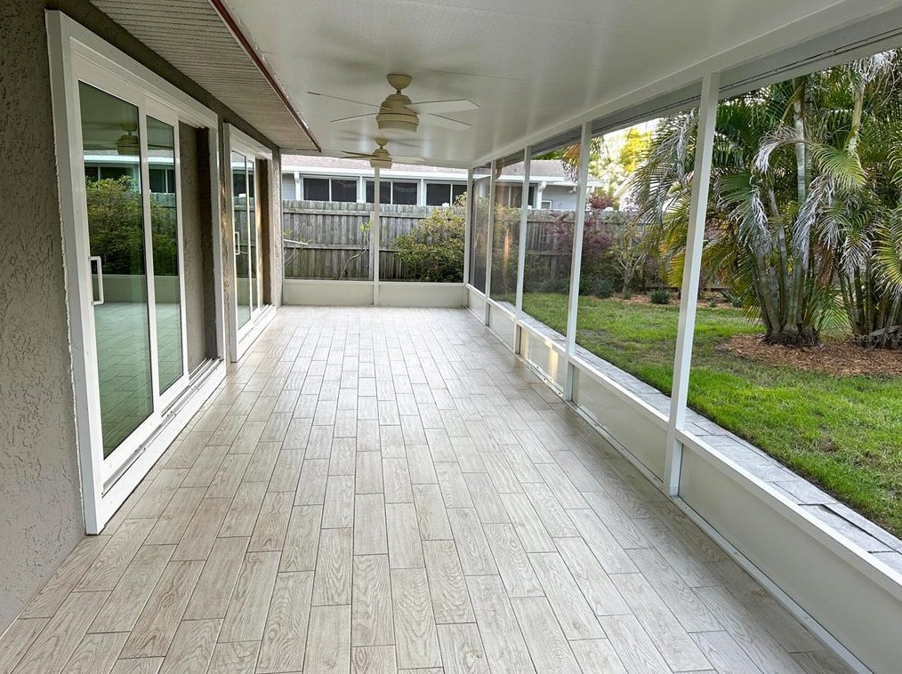 641 La Plaza Ave, Saint Petersburg FL  33707-2223 exterior