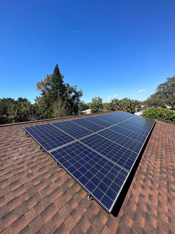 641 La Plaza Ave, Saint Petersburg FL  33707-2223 exterior