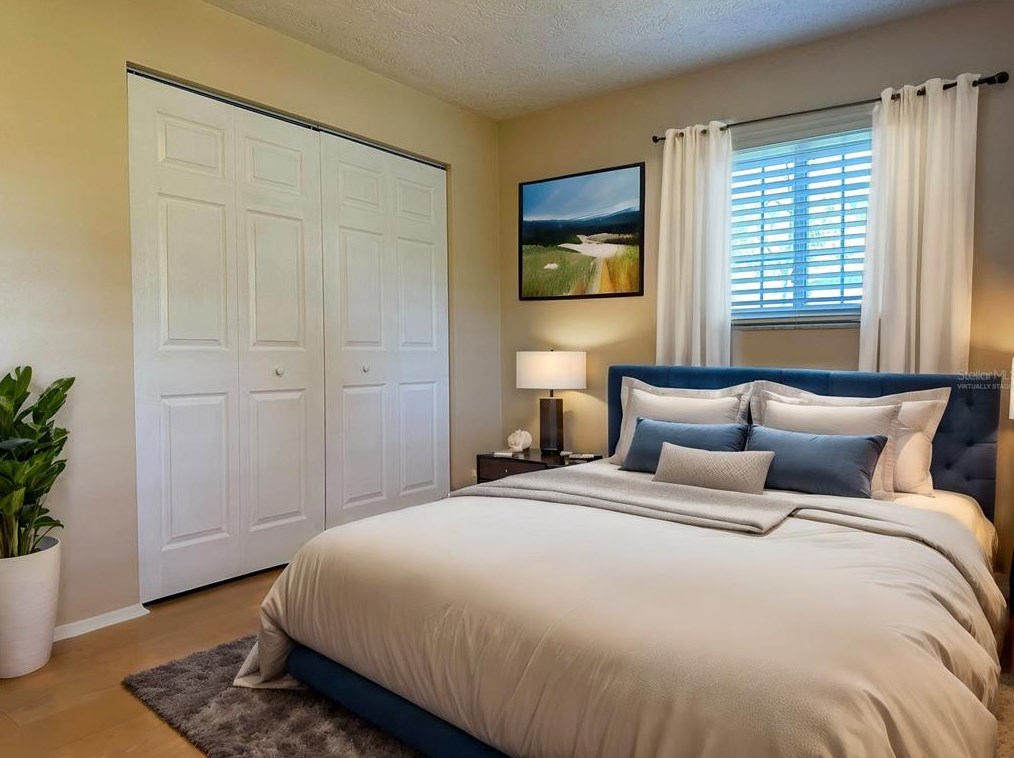 641 La Plaza Ave, Saint Petersburg FL  33707-2223 exterior