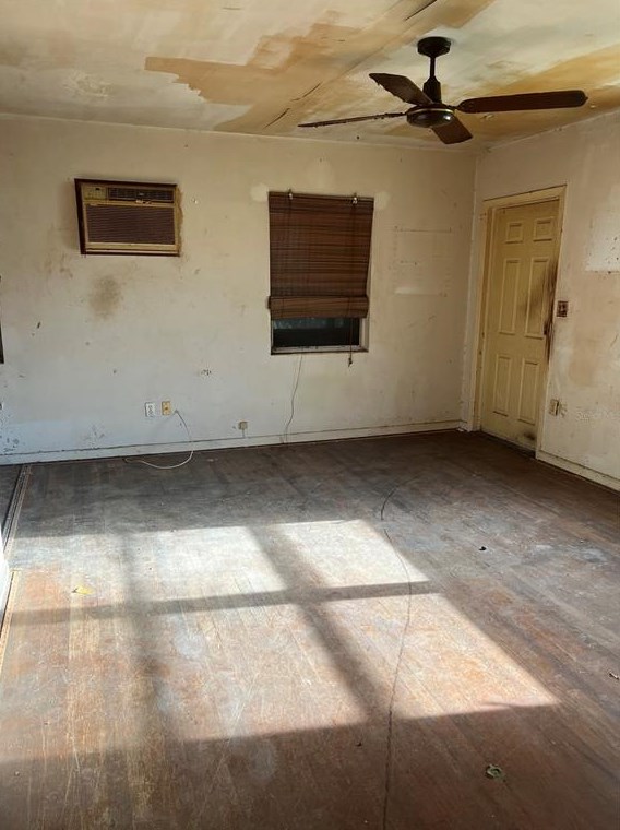 6829 Washington St, New Port Richey, FL 34652-1960