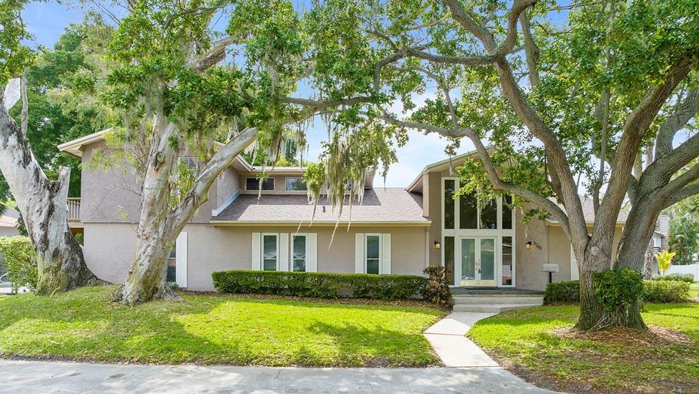 5201 Huntington St, Saint Petersburg, FL 33703-1913
