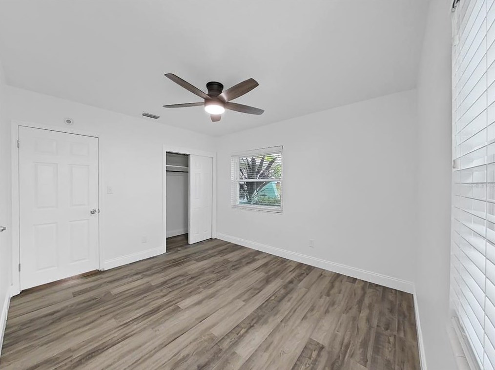 4050 31st Ave, Saint Petersburg FL  33713-2218 exterior