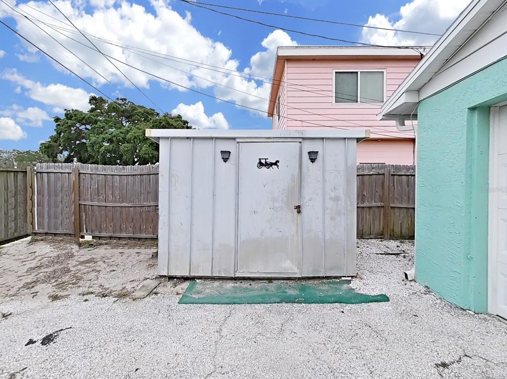 4050 31st Ave, Saint Petersburg FL  33713-2218 exterior