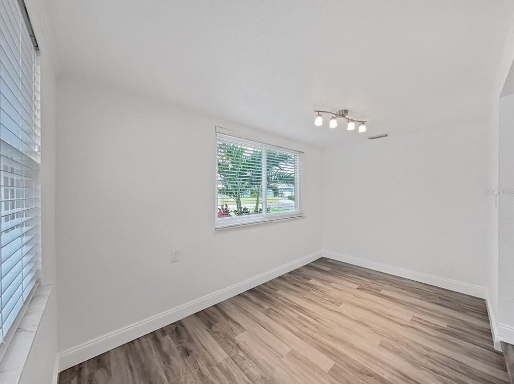 4050 31st Ave, Saint Petersburg FL  33713-2218 exterior