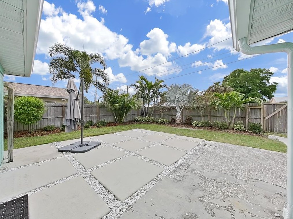 4050 31st Ave, Saint Petersburg FL  33713-2218 exterior