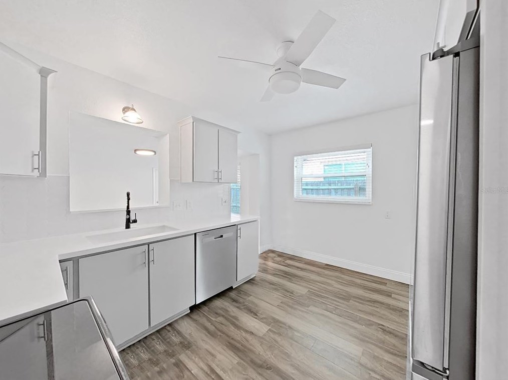 4050 31st Ave, Saint Petersburg FL  33713-2218 exterior