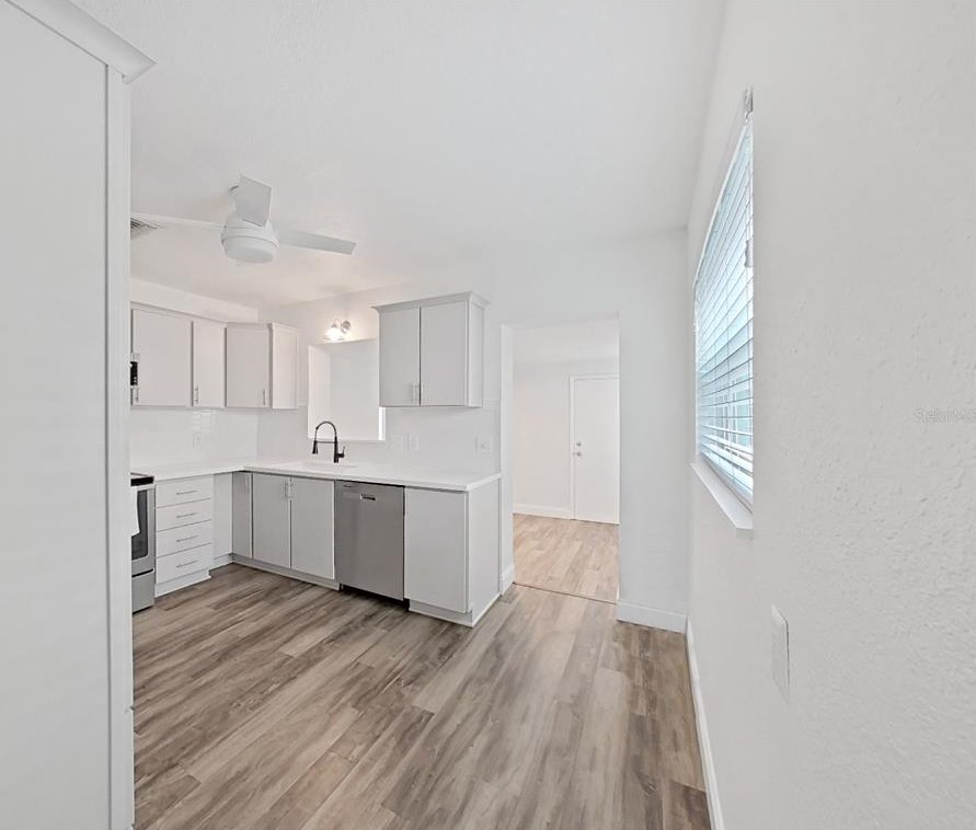 4050 31st Ave, Saint Petersburg FL  33713-2218 exterior