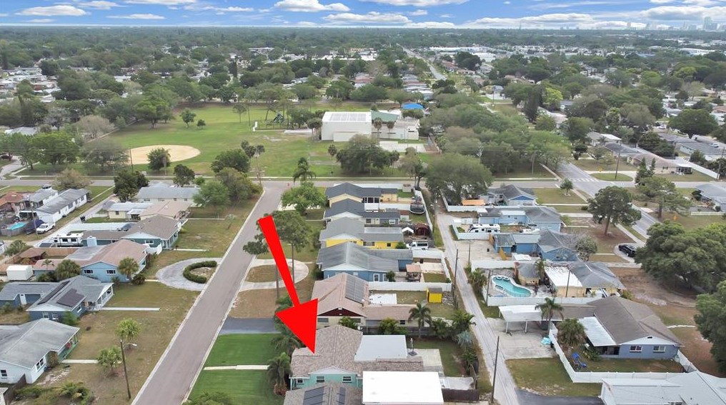 4050 31st Ave, Saint Petersburg FL  33713-2218 exterior