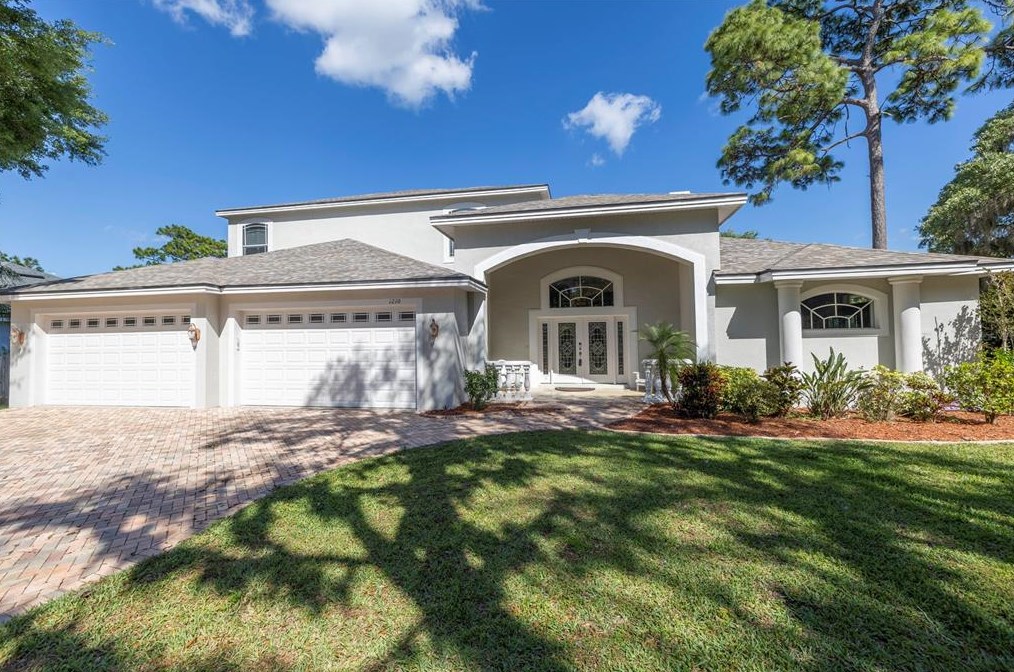 1210 Lake Como Dr, Lutz, FL 33558