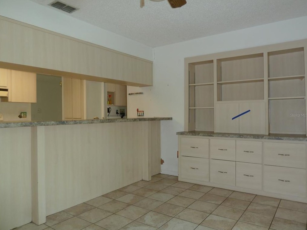 2076 Ridgecrest Dr, Dunedin, FL 34698-6539