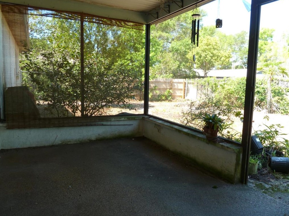 2076 Ridgecrest Dr, Dunedin FL  34698-6539 exterior