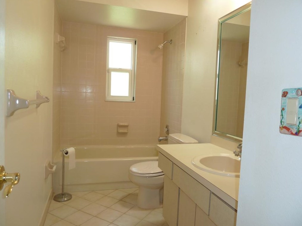 2076 Ridgecrest Dr, Dunedin FL  34698-6539 exterior