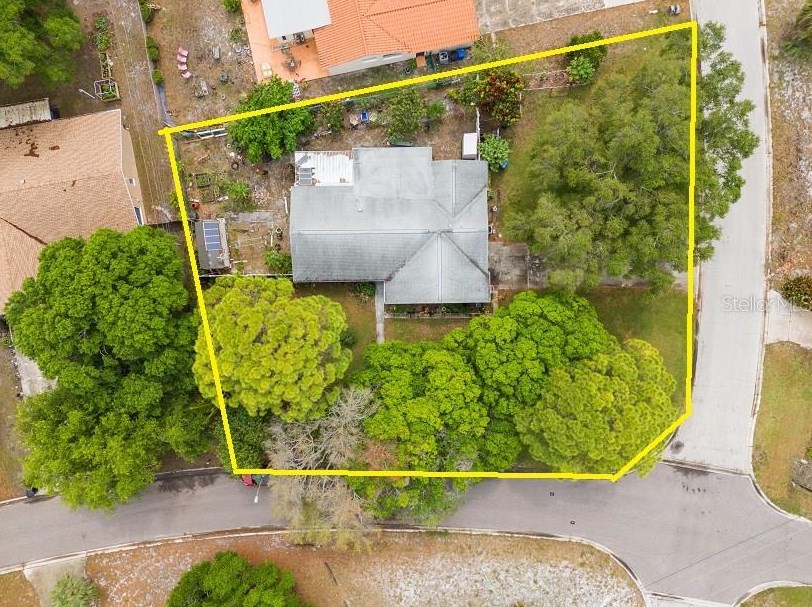 2484 Granada Cir, Saint Petersburg, FL 33712-3918