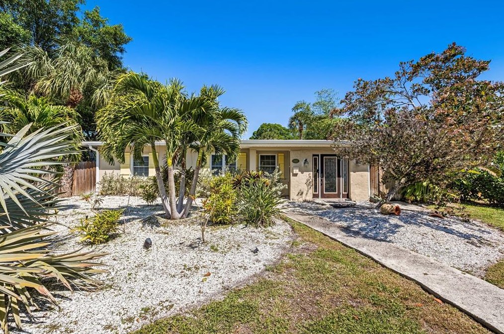 6389 2nd Ave N, Saint Petersburg, FL 33710