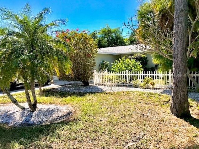 121 14th Ave, Belleair Beach, FL 33785