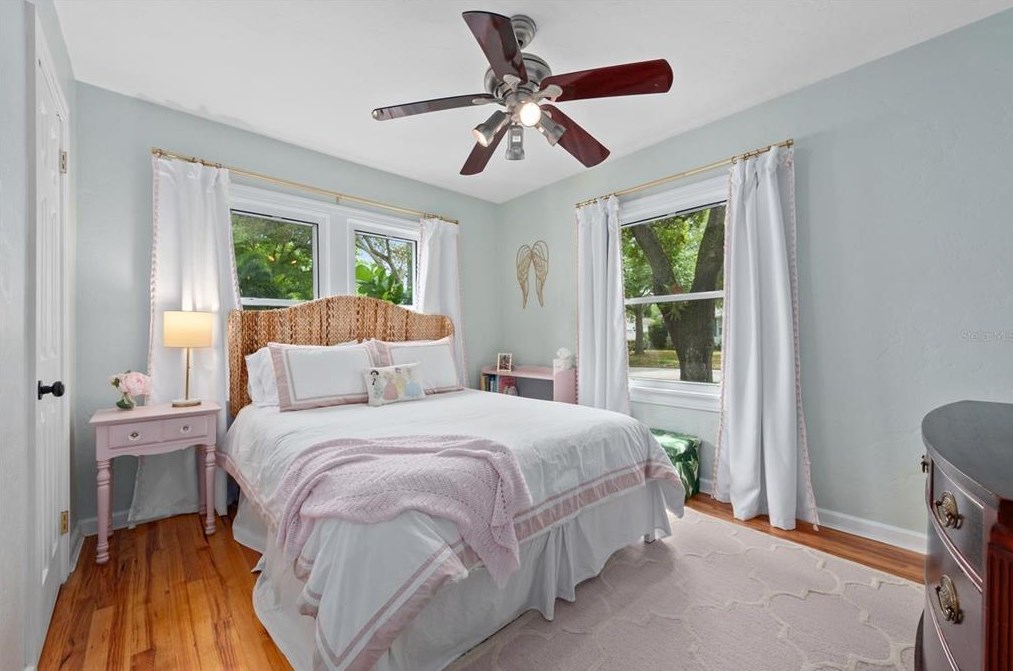 1071 45th Ave, Saint Petersburg FL  33703-3615 exterior