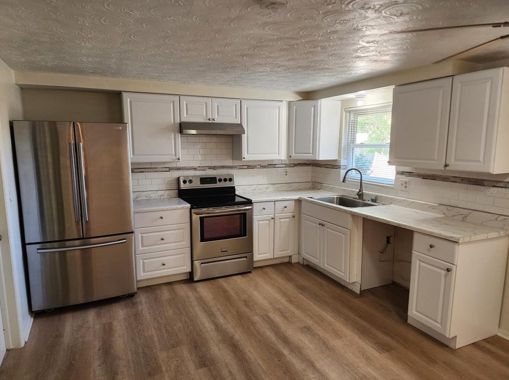 3911 Sablewood Dr, Tarpon Springs, FL 34691-3417
