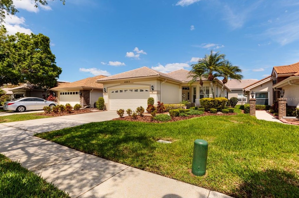 4807 Edge Park Dr, Oldsmar, FL 34677-4847