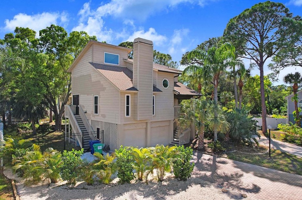 720 Natalie Ln, Palm Harbor, FL 34683-4237