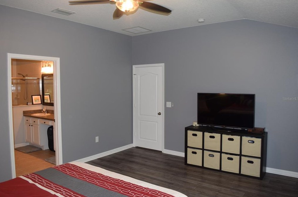 31836 Turkeyhill Dr, Zephyrhills FL  33543-7659 exterior