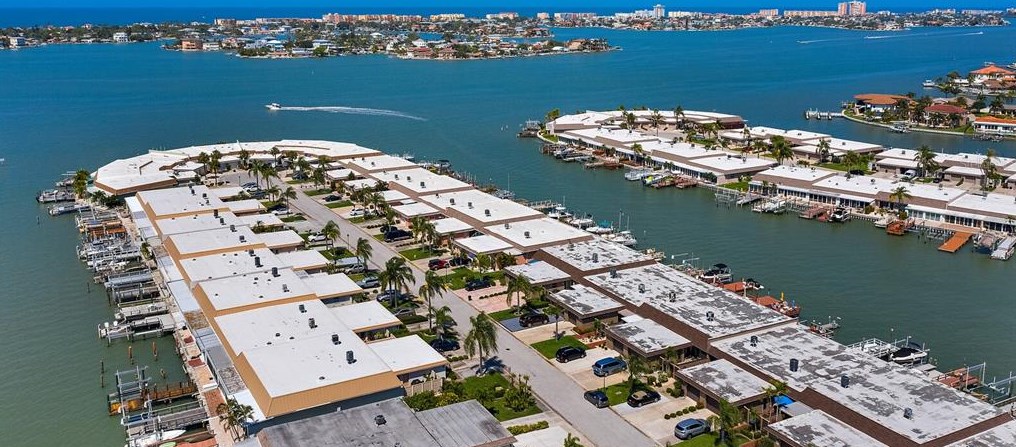 695 Boca Ciega Point Blvd, Saint Petersburg, FL 33708-2729