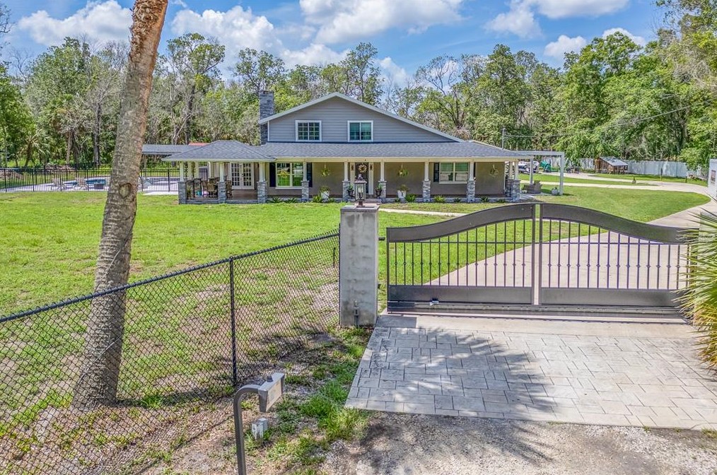 322 Pasaje Ave, Tarpon Springs, FL 34689