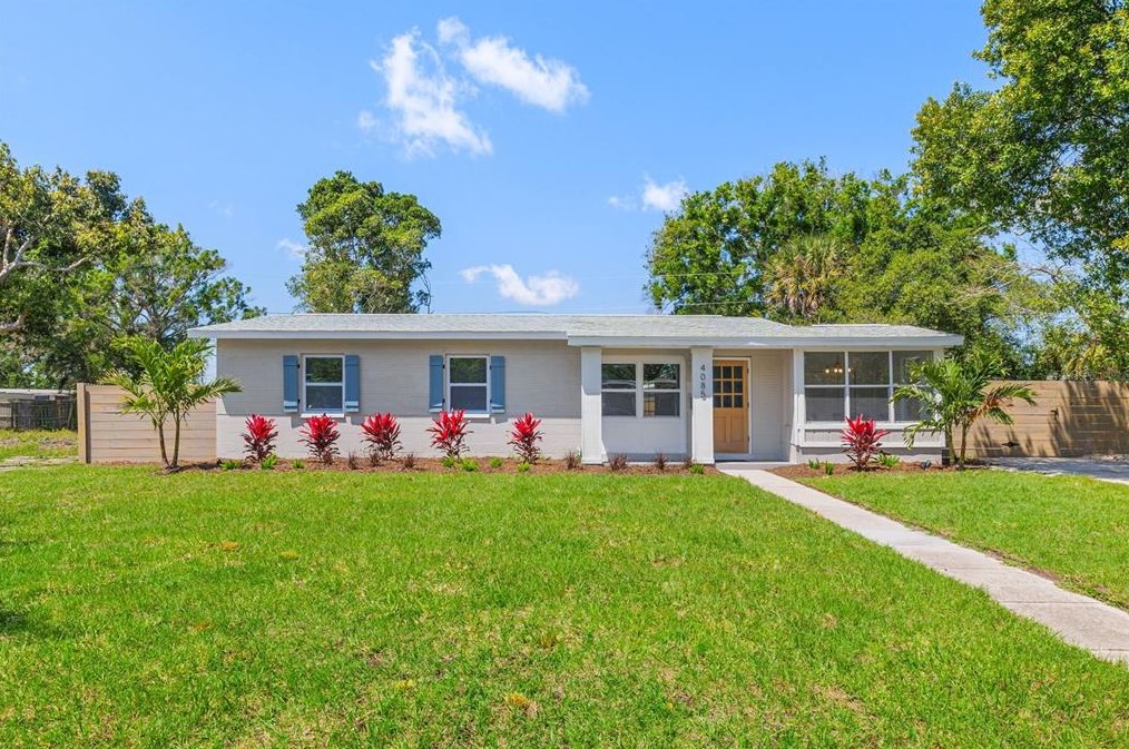 4085 Neptune Dr Se, Saint Petersburg, FL 33705