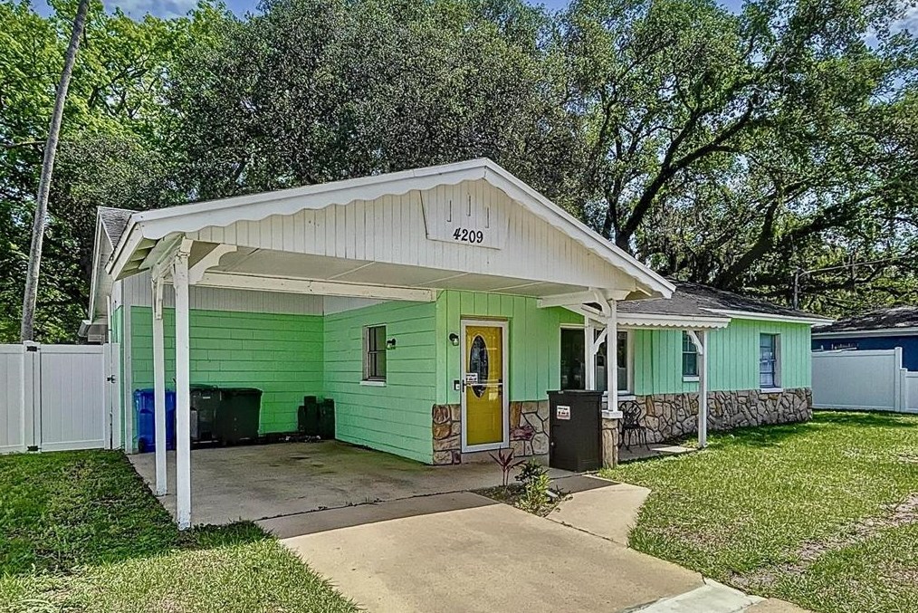 4209 Orient Rd, Tampa FL 33610-7224 exterior