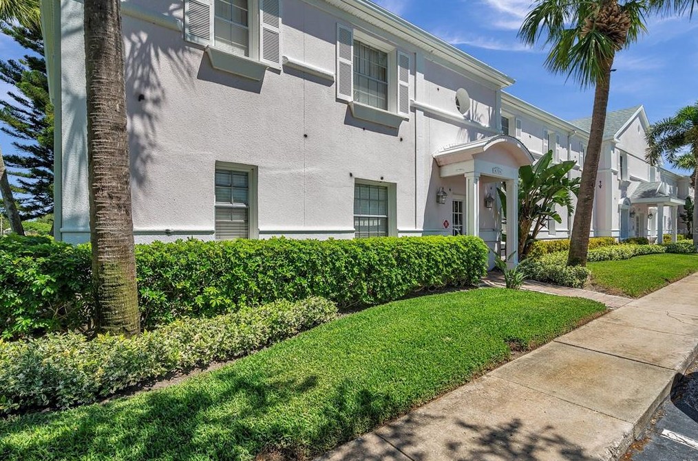 4754 Cobia Dr Se #d, Saint Petersburg, FL 33705