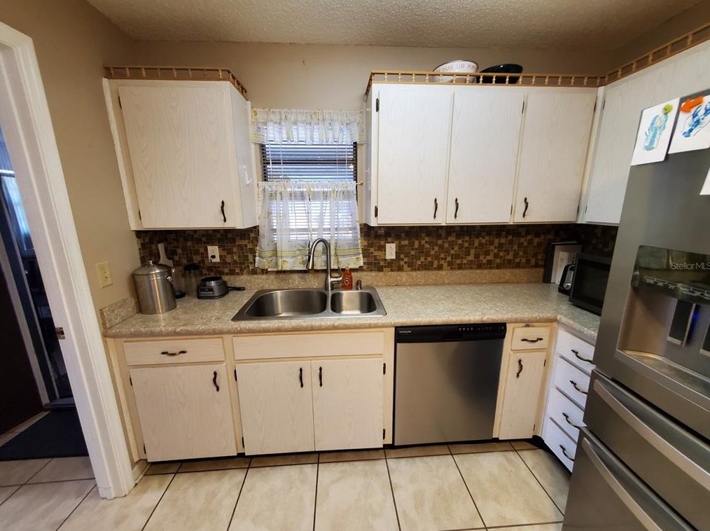 312 Stroll Ln, Ruskin FL  33573-6234 exterior