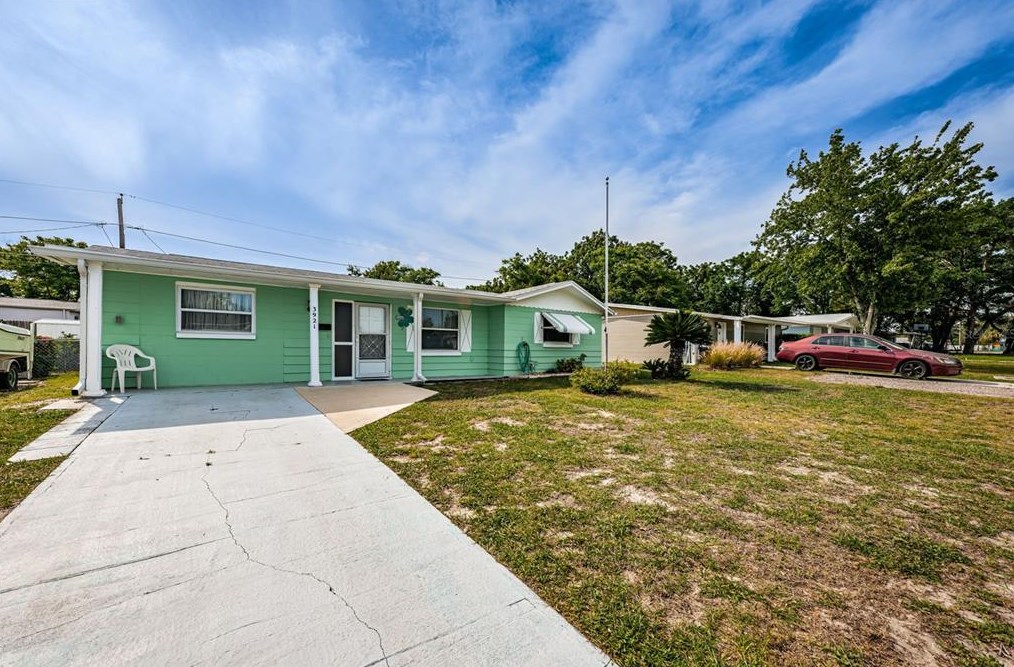 3921 Saturn Dr, New Port Richey, FL 34652-6180